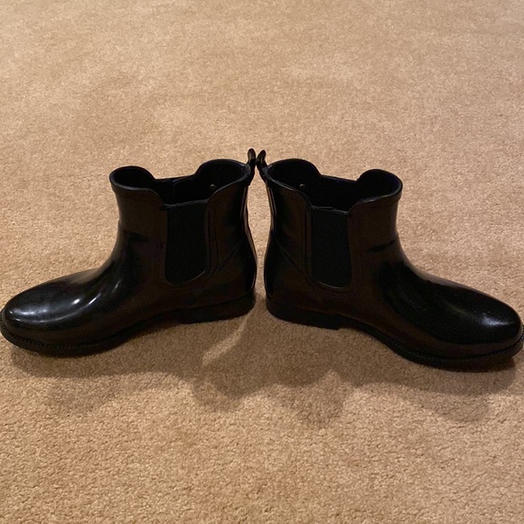 Michael Kors short rubber rain boots. Size 6. Slip on. Black w gold button. - Picture 4 of 6